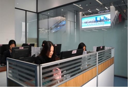 青島西海岸新區人社局 服務熱線接訴即辦，智慧社保服務為民